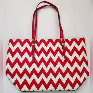 White Pink Boat Shape Beach Travel, Vacation Shoulder Bag Metal Hardware